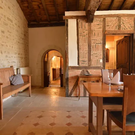 In Thurageau With Private Pool, Cleaning Included *