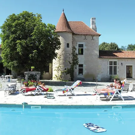 In Thurageau With Private Pool, Cleaning Included 度假居 Lencloître